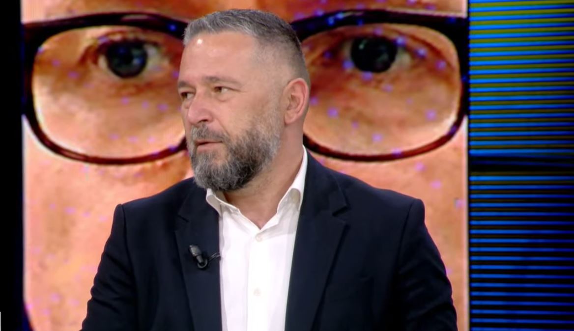 Protesta e opozitës  Rezart Kthupi  Molotovët  armë luftarake  Policia duhet ta referojë 