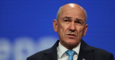 Nacionalisti Janez Jansa zgjidhet kryeministër i vendit