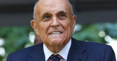 Ish kryebashkiaku i Nju Jorkut, Rudy Giuliani në gjendje kritike në spital. Donald Trump: Luftëtar i vërtetë