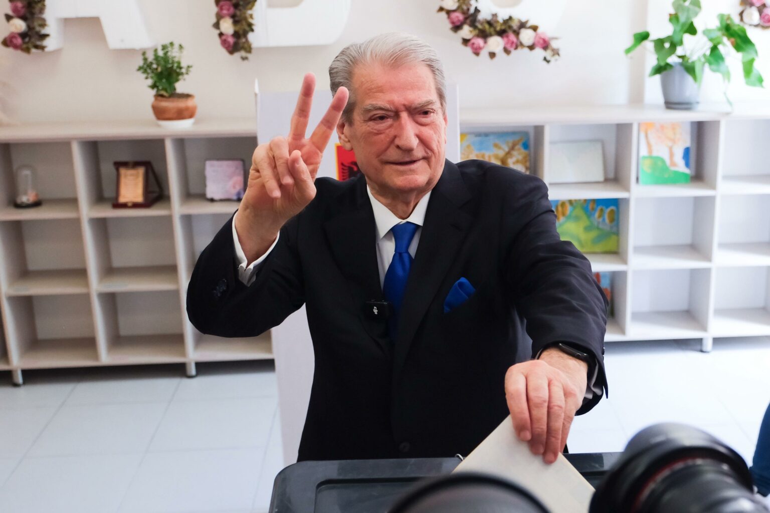 Berisha, “garë” me veten/ Referendumi për kryetar, PD i kërkon KQZ kuti dhe dhoma të fshehta