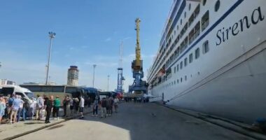 Mbërrin kroçera në Durrës/ 646 turistë nga SHBA, Kanadaja e Meksika vizitojnë Shqipërinë
