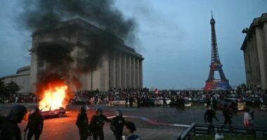 Kaos në Paris pas triumfit të PSG në Champions League/ Arrestohen 416 persona, 7 policë të lënduar