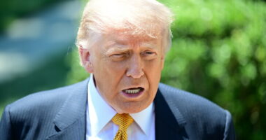 SHBA kundërshton taksat në Ngushticën e Hormuzit, Trump zotohet të marrë uranium nga Irani