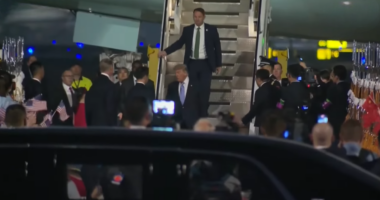 Trump mbërrin në Kinë/ Pritet me ceremoni zyrtare, vizita e parë pas 2017