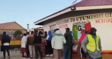 Zjarri përfshin konviktin e vajzave në Kenia, të paktën 15 viktima