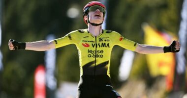 “Britma” e “luanit” Vingegard/ Çiklisti danez arrin fitore vërtet spektakolare në “Giro”