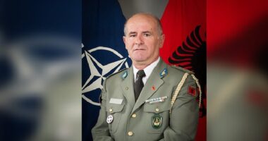 Oshilacionet e Belerit dhe populistët e Tiranës !