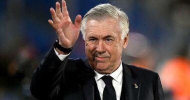 Brazili, ditëlindje dhe Botëror/ Trajneri Ancelotti feston me skuadrën ditën e shënuar të jetës