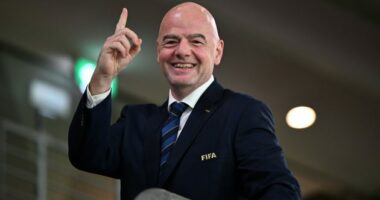 Botërori i shifrave/ Kreu i FIFA optimist për ecurinë: Deri tani një milion tifozë në stadiume