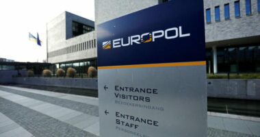 Europol: Në Evropë veprojnë 731 rrjete të krimit të organizuar