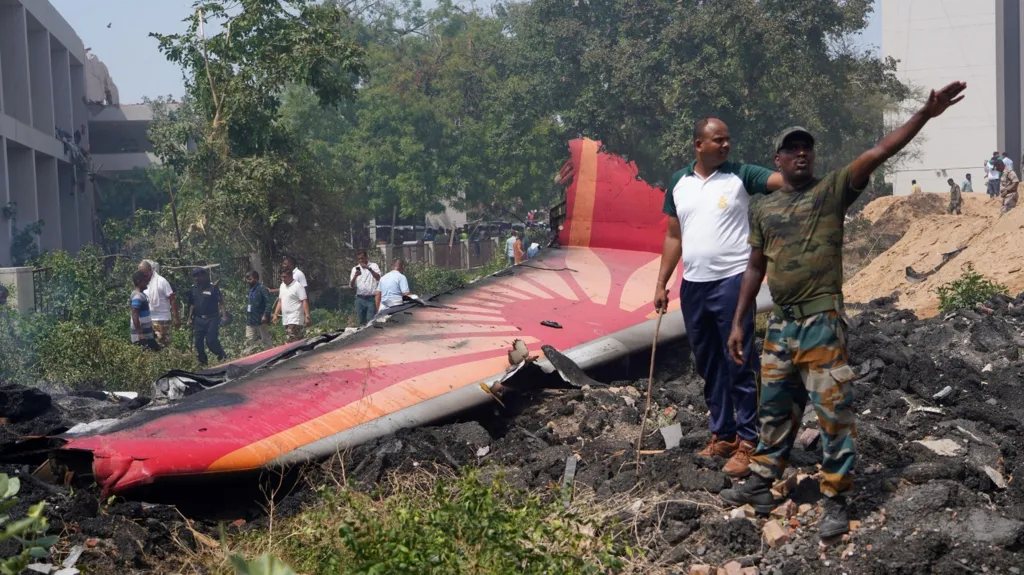 Një vit nga tragjedia e Air India s me 260 viktima  hetimet ende pa përfundim