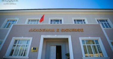 Helmimi i kursantëve të Akademisë së Sigurisë/ Policia: Kërkuan ndihmë 60 persona, 31 prej tyre kanë lënë spitalin