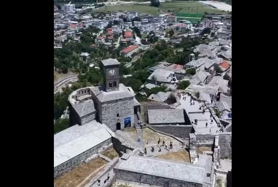 Rama jep shifrat  Kalaja e Gjirokastrës mirëpriti vizitorin e 100 000 të për vitin 2026