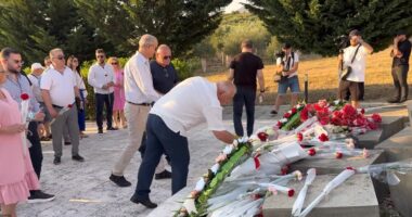 82 vite nga gjenocidi në Çamëri/ Në Kllogjer të Konispolit, qindra çamë kryen homazhet e përvitshme