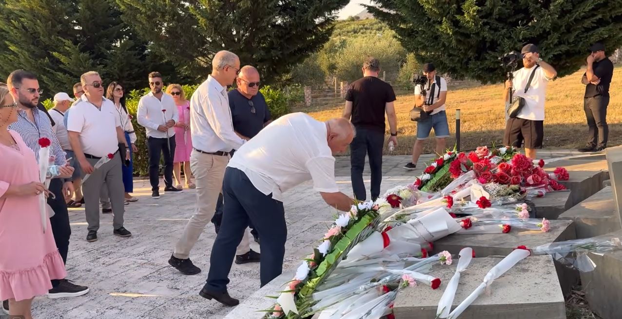 82 vite nga gjenocidi në Çamëri  Në Kllogjer të Konispolit  qindra çamë kryen homazhet e përvitshme
