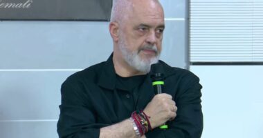 “Duhet ta kapte shansin Shqipëria”, Rama sjell shembullin: Tivati nga zonë e harruar me 5 milionë turistë në vit