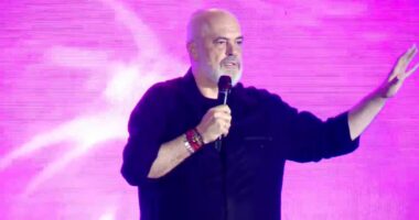 “Më tregojnë mua këto honxhobonxho investimet strategjike”, Rama: Në 2030, jemi në Bashkimin Europian!