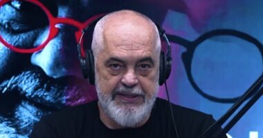 Takimi me banorët e Zvërnecit/ Rama: Ata kërkojnë zhvillim, jo ndalimin e projektit