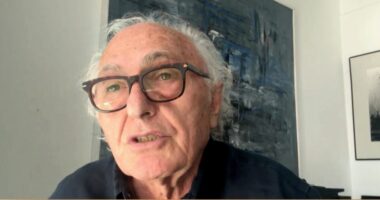 Rama mbron Zvërnecin, por jo Elisën/ Çupi: Lëvizja e Elisës dhe ‘Neomalësores’, tradhëti kombëtare dhe përdorim i postit zyrtar