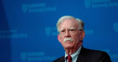 Bolton do të deklarohet fajtor për keqmenaxhimin e dokumenteve sekrete