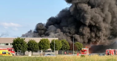 Përfshihet nga flakët një fabrikë në Kroaci