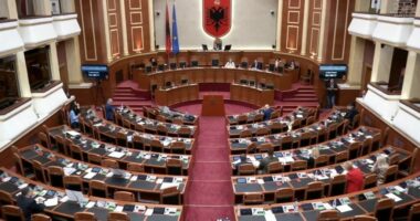 Amnistia penale kalon sot në Kuvend/ 466 persona lirohen direkt nga Burgjet, 869 të tjerë përfitojnë ulje dënimi