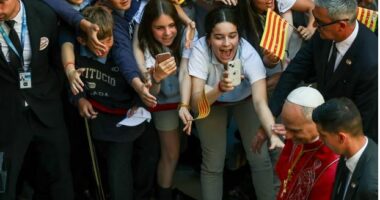 Papa Leoni në Barcelonë, debati që shpërtheu për Kishën historike