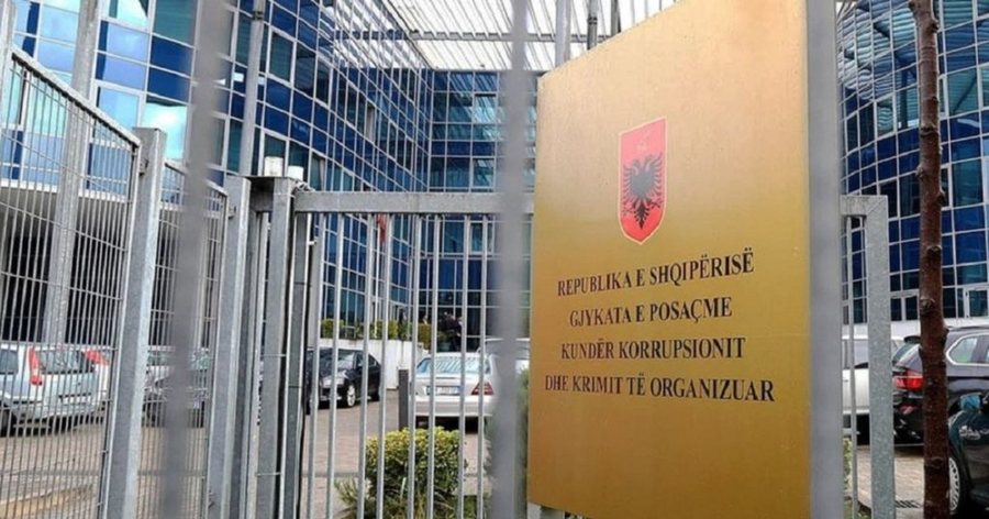 Ish-oficerja e BKH, e pandehur në gjyq/ SPAK: Erjona Daupaj ndërhyri në gjykatë për të pandehurit e “Toyota Yaris”