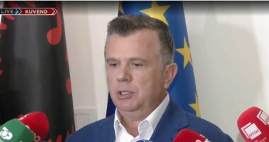 “Protesta është vjedhur”/ Largimi i “neomalësores”, Balla: Të dorëzojë mandatin që i dha PS, nuk është e votuar