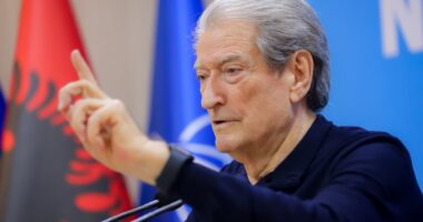 Berisha shkon në Amerikë: S’jam non grata. Peshqesh e kam nga Soros