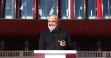 Shqipëria, amaneti i socialistëve!