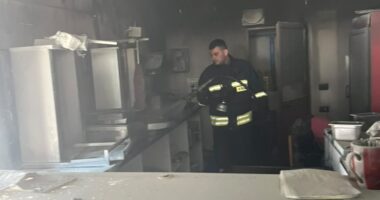 Zjarr në një dyqan në Mamurras, shkak dyshohet një shkëndijë elektrike