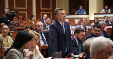 Balla sfidon Berishën: Dil në protestë po ta mbajti! S’je zëri i protestuesve
