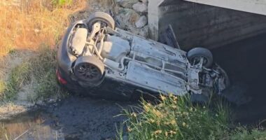Aksident në zonën e ish-Kënetës/ Durrës, përplasen dy automjete, njëri përfundon në kanal