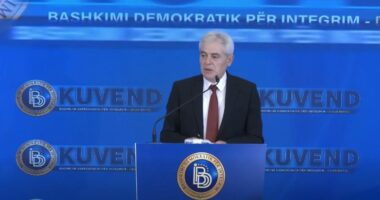 Ali Ahmeti për protestat: I njëjti që bën fushatën dhe protestat në Serbi, bën fushatën për protestat në Shqipëri