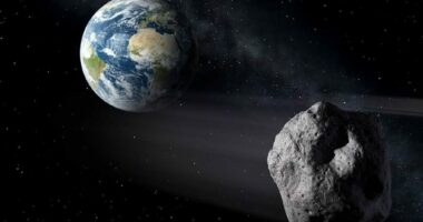Asteroid që mund të shkaktonte katastrofë globale kalon pranë Tokës
