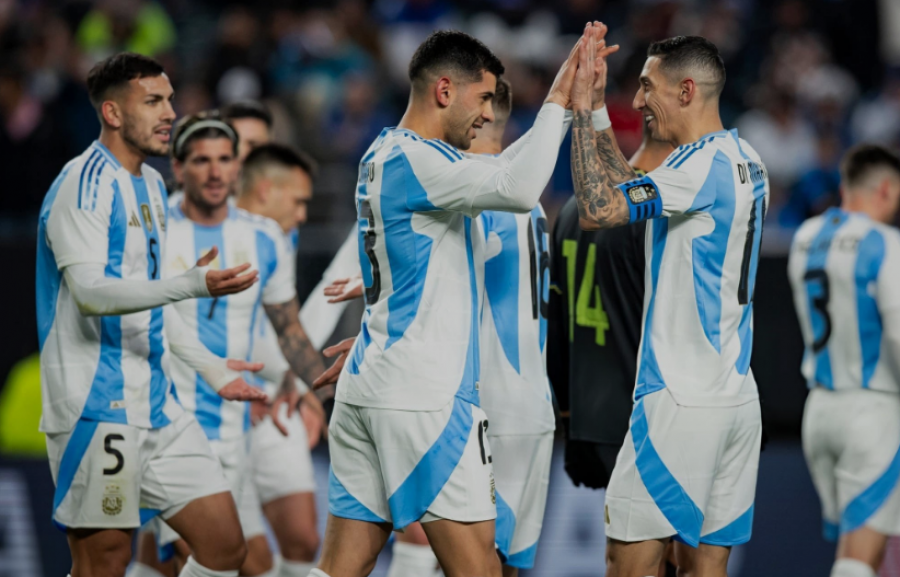 Argjentina fiton pa Messi/ Kampionët e Botës në fuqi “ruajnë