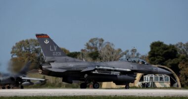 Media amerikane: ShBA planifikon të tërheqë një të tretën e avionëve luftarakë nga Evropa