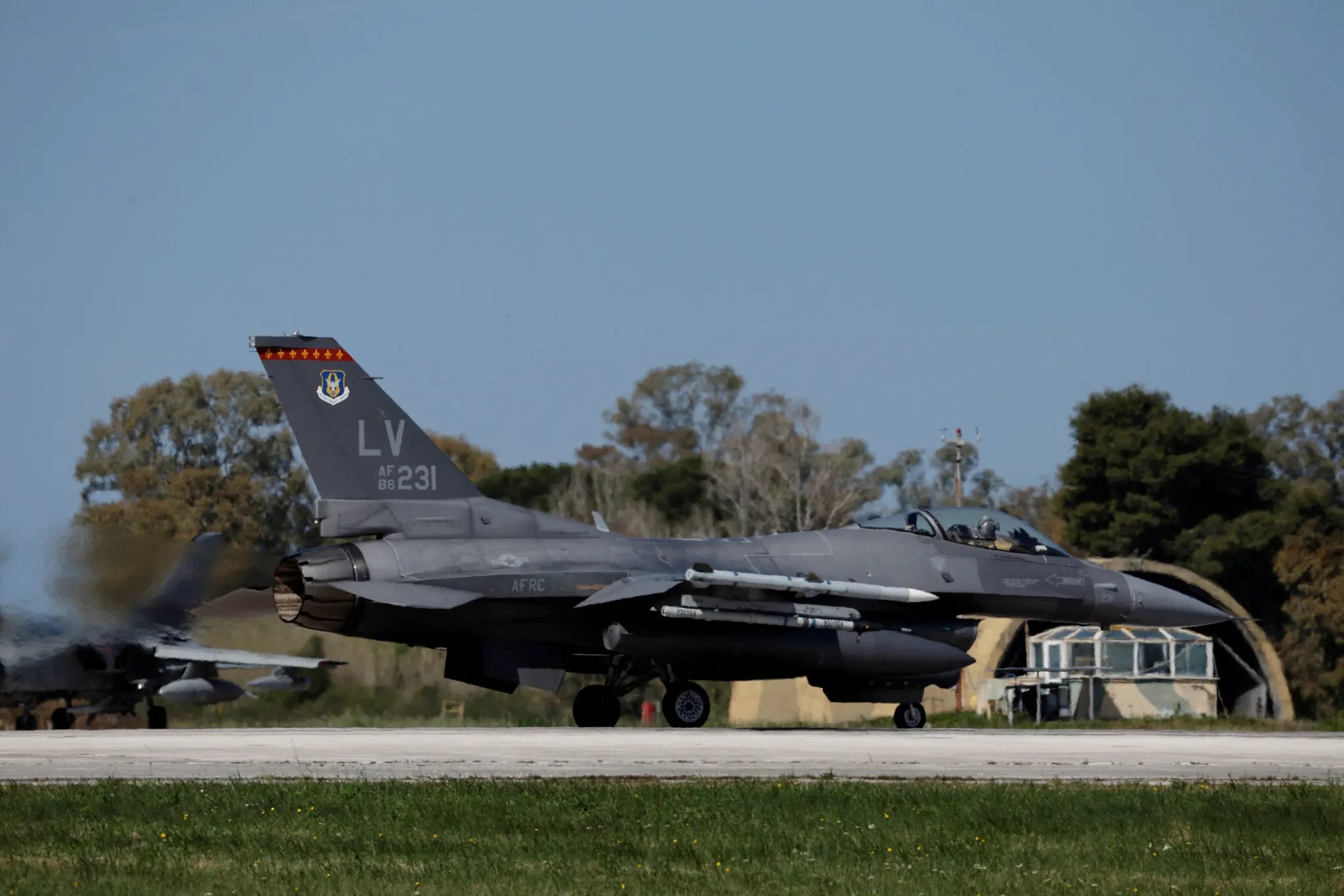 Media amerikane  SHBA planifikon të tërheqë një të tretën e avionëve luftarakë nga Evropa