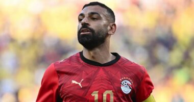 FIFA ndalon fanelat e Egjiptit, i kërkon që të ndryshojë ngjyrën e numrave dhe heqjen e yjeve