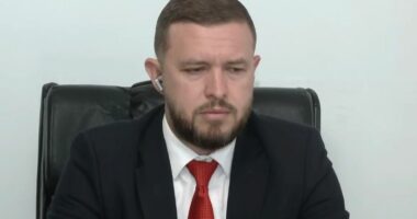 Koçeku dhe Spiropali i bashkohen protestës/ Malaj: Grupi Parlamentar e ka fokusin te reformat