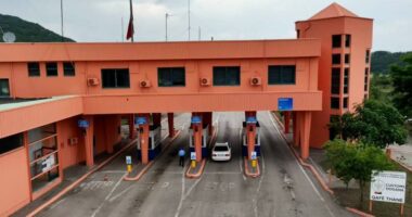 Maqedonia ratifikon marrëveshjen për sistem të përbashkët në pikat kufitare me Shqipërinë/ Lehtësohet trafiku dhe pritjet e gjata në doganë