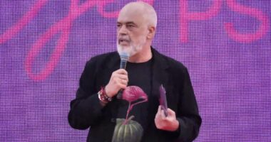 “Mbrojnë natyrën nga ju dhe unë”/ Zvërneci, Rama: Nuk jemi shkatërrimtarët, por shpëtimtarët