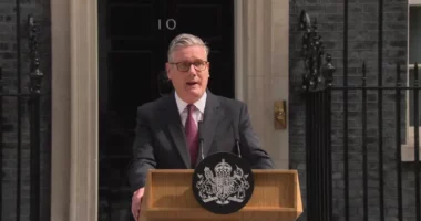 Britani/ Pas përplasjeve brenda Laburistëve, Starmer jep dorëheqjen