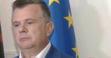 Balla: Protesta, ndërhyrje të huaja. Kreu i grupit të PS: Nuk do ketë mocion me debat në Kuvend