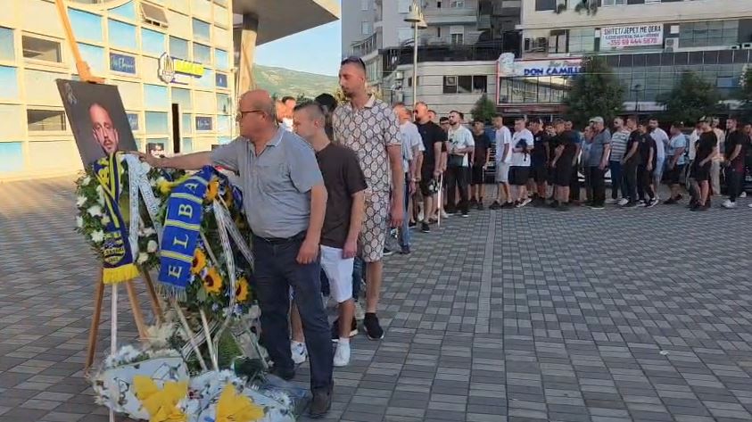 Humbi jetën tragjikisht në aksident/ Elbasan, homazhe në nde