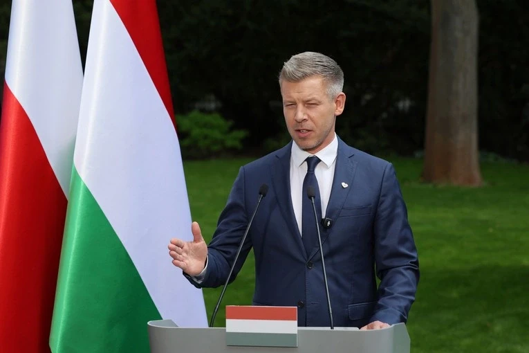 Hungaria kufizon lejet e punës për punëtorët nga vendet jashtë BE së