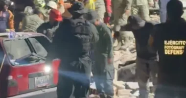 VIDEO/ Shpresat nuk shuhen në Venezuelë, 11-vjeçari nxirret i gjallë nga rrënojat