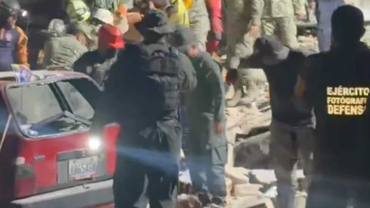 VIDEO  Shpresat nuk shuhen në Venezuelë  11 vjeçari nxirret i gjallë nga rrënojat