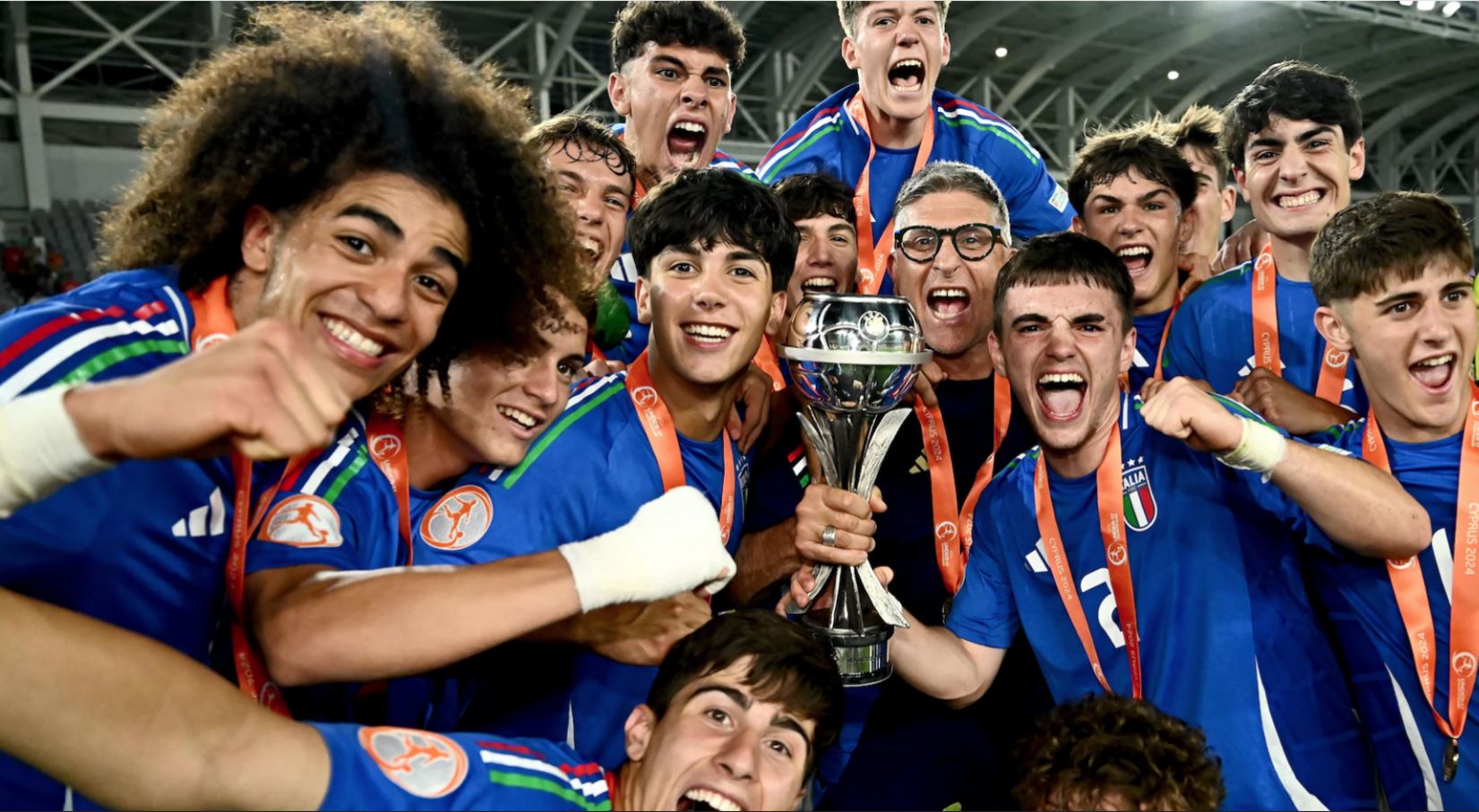 Një Itali në krye të Europës/ Të Kaltrit fitojnë Kampionatin
